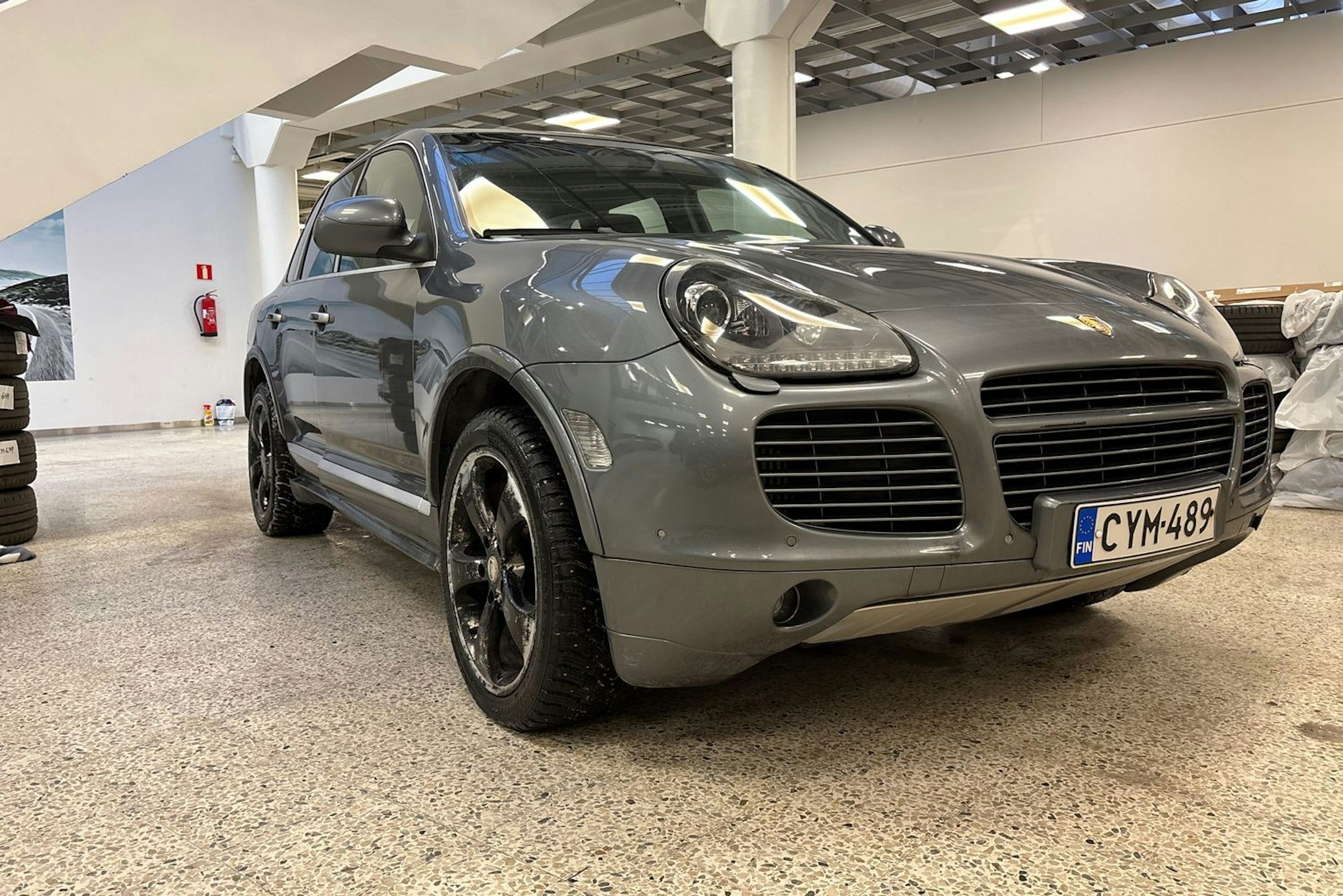 harmaa Porsche Cayenne 2005 kuva 11.
