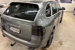 harmaa Porsche Cayenne 2005 kuva 16.