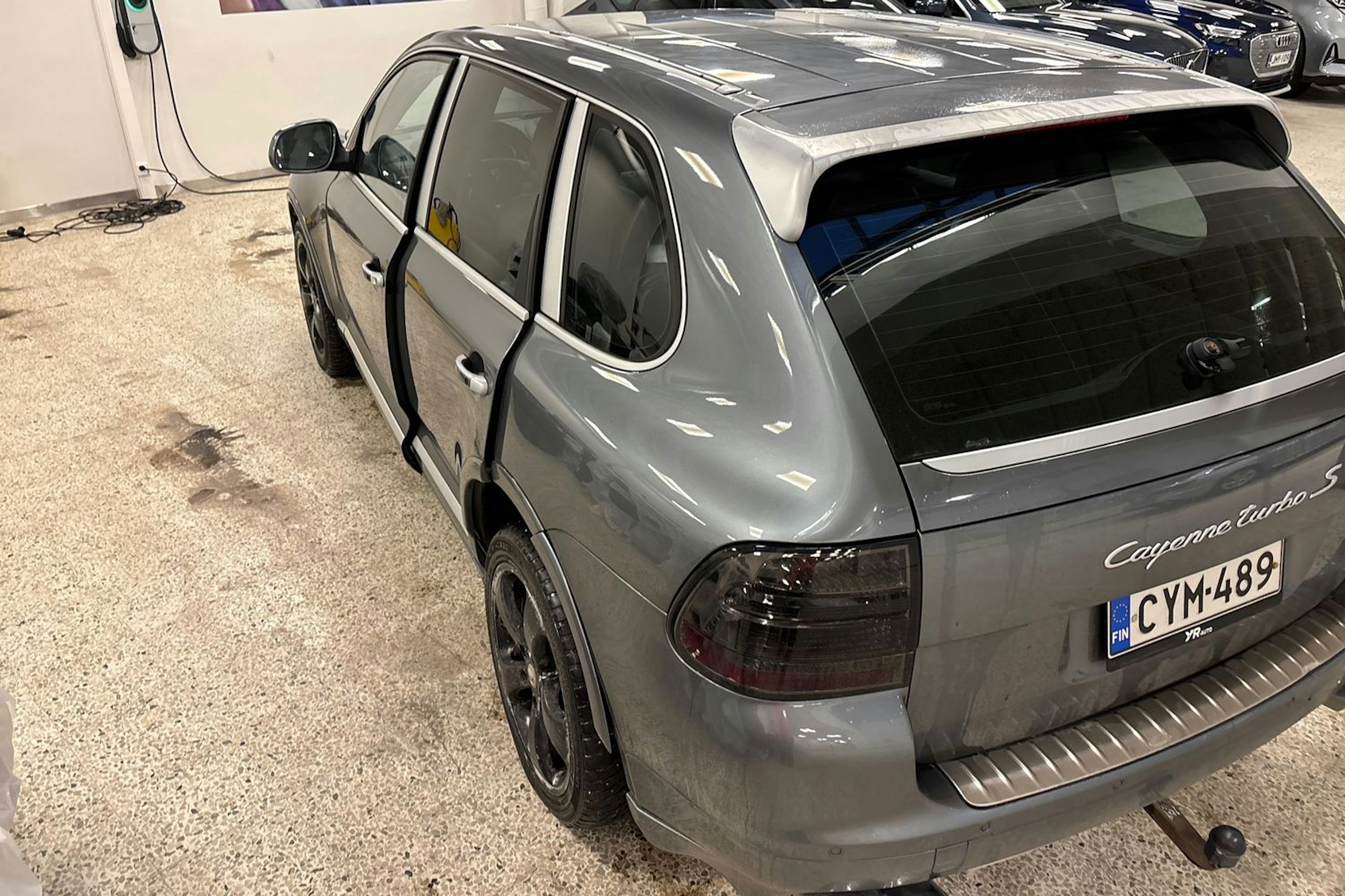 harmaa Porsche Cayenne 2005 kuva 17.