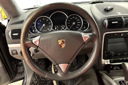 harmaa Porsche Cayenne 2005 kuva 27.