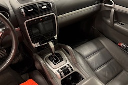 harmaa Porsche Cayenne 2005 kuva 28.