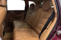 punainen Porsche Cayenne 2008 kuva 8.