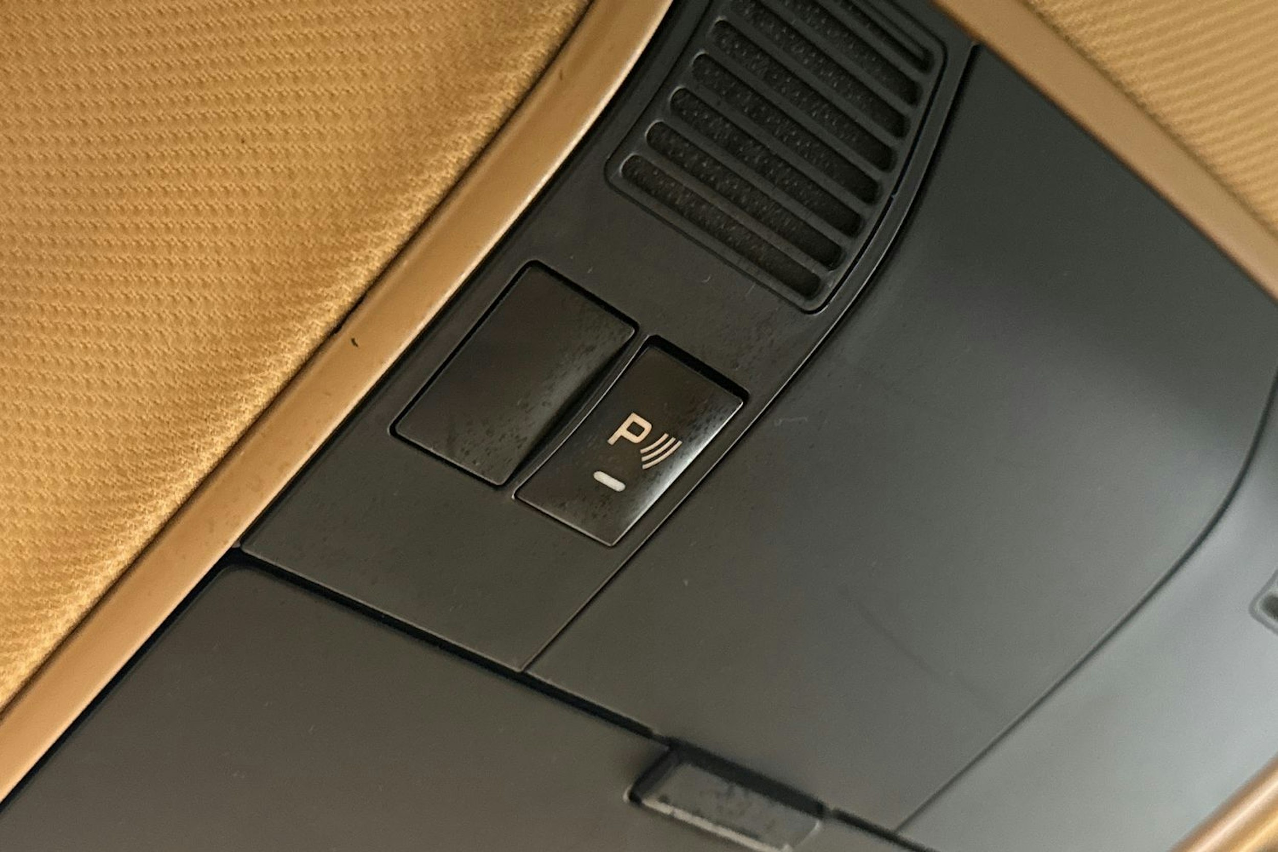 punainen Porsche Cayenne 2008 kuva 28.