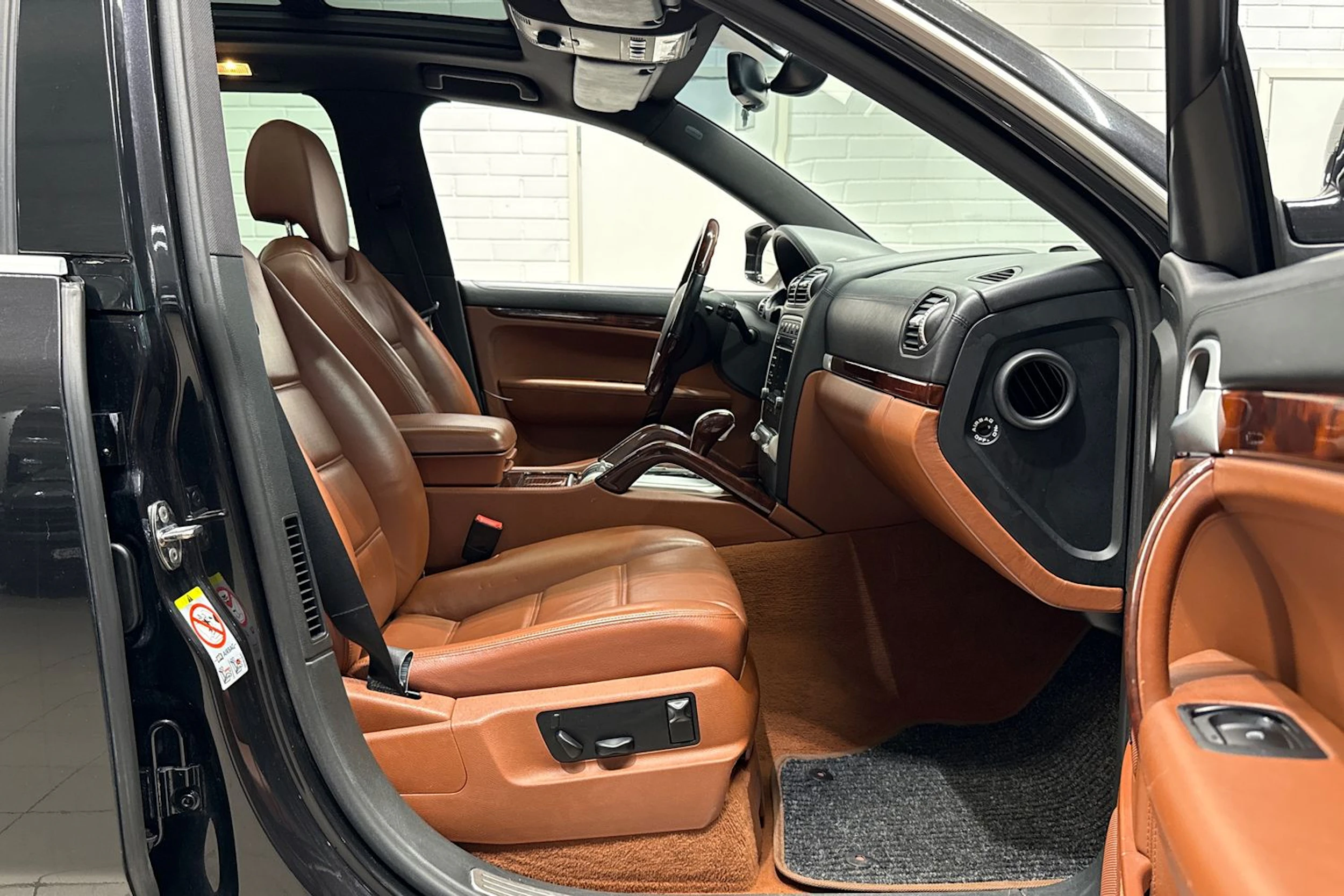 Musta Porsche Cayenne 2009 kuva 13.