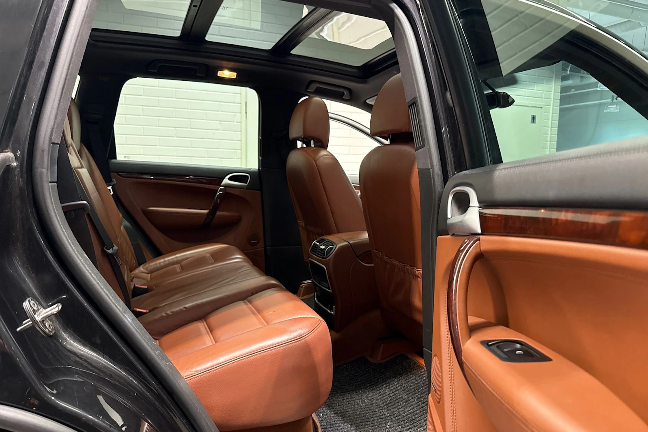 Musta Porsche Cayenne 2009 kuva 15.