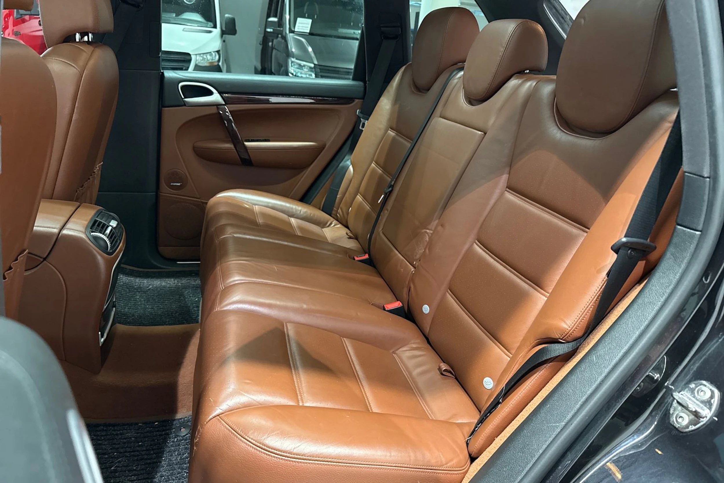 Musta Porsche Cayenne 2009 kuva 17.