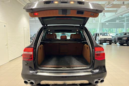 Musta Porsche Cayenne 2009 kuva 18.