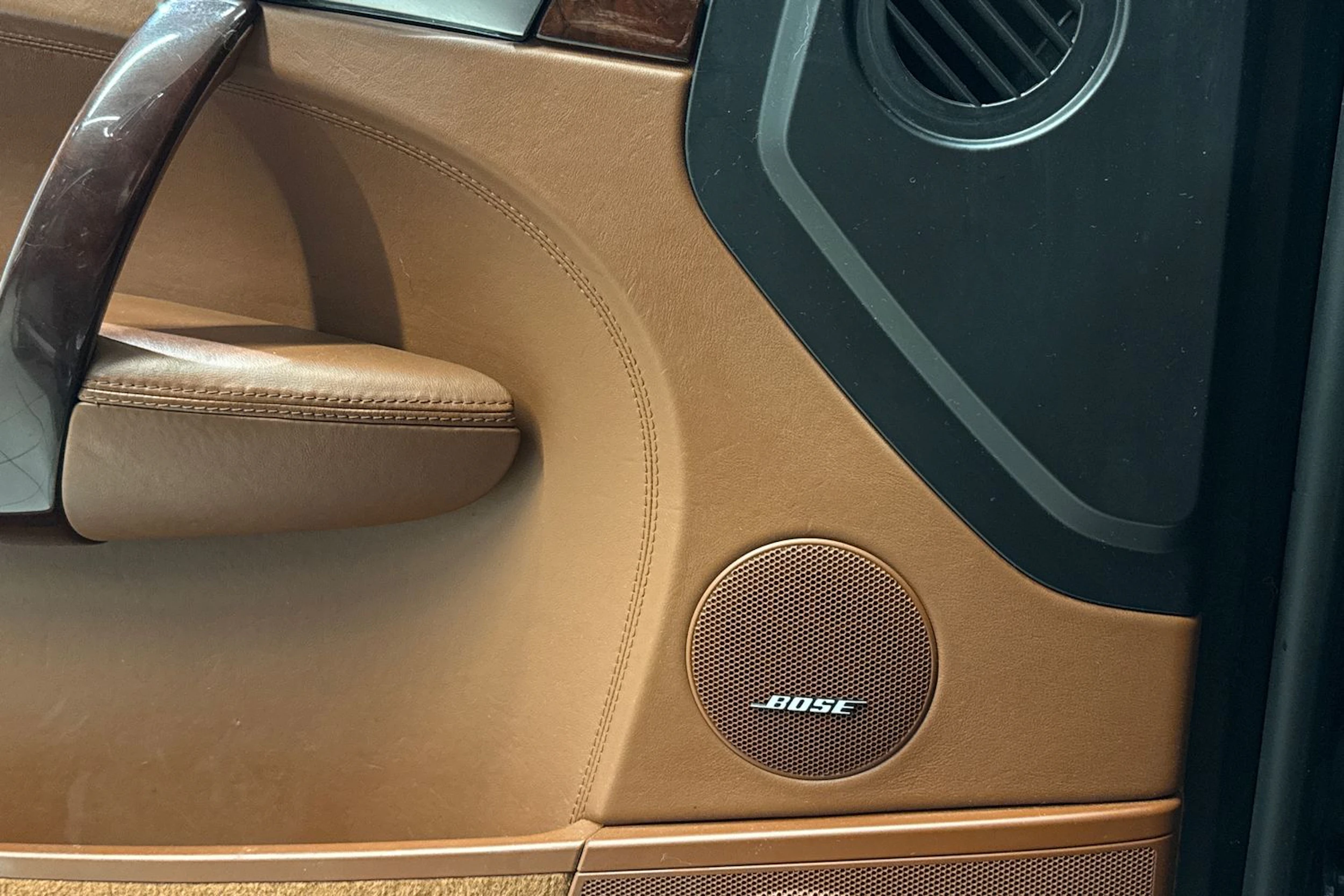 Musta Porsche Cayenne 2009 kuva 31.