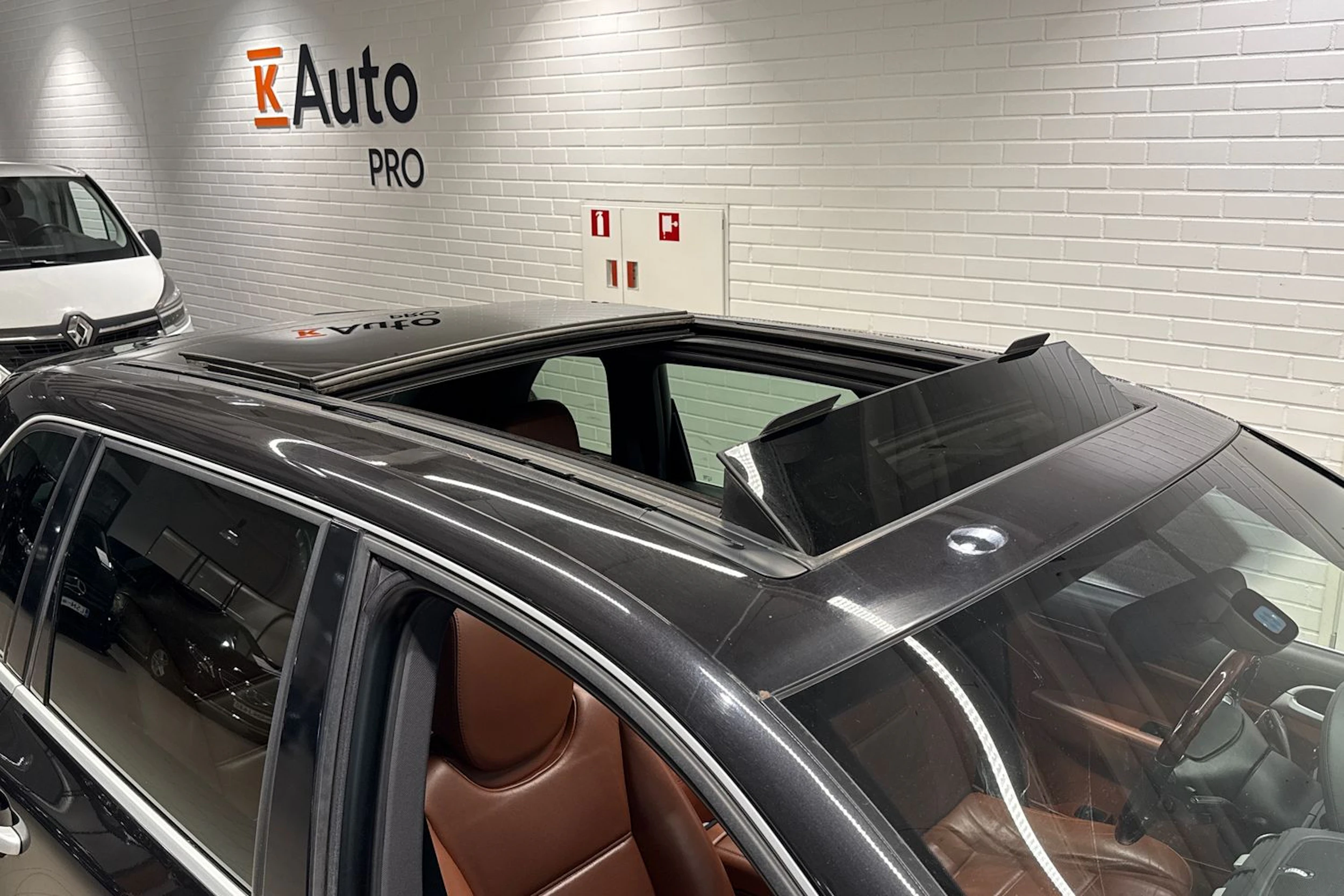 Musta Porsche Cayenne 2009 kuva 38.