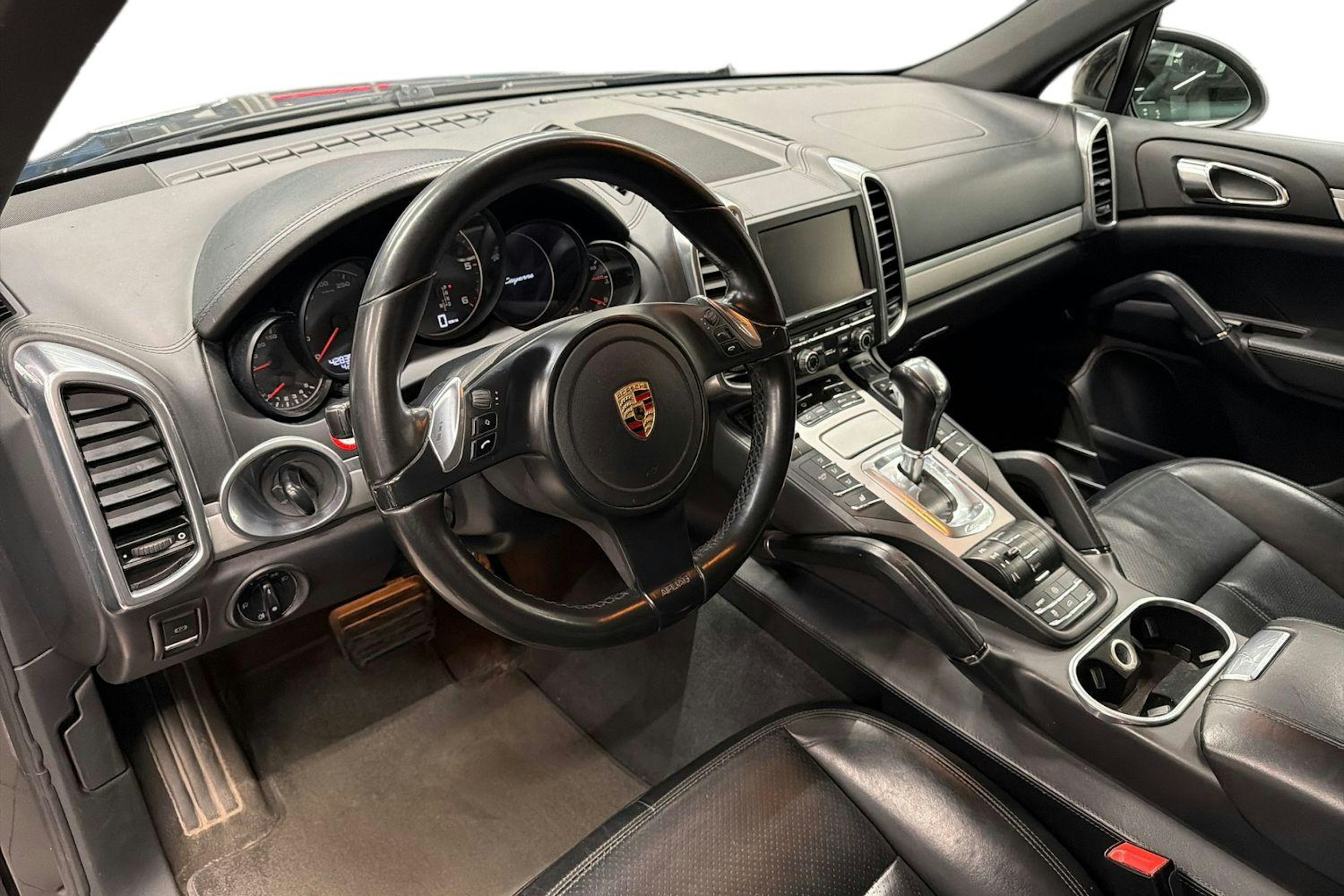 Musta Porsche Cayenne 2011 kuva 6.