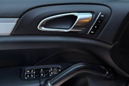 Musta Porsche Cayenne 2011 kuva 10.