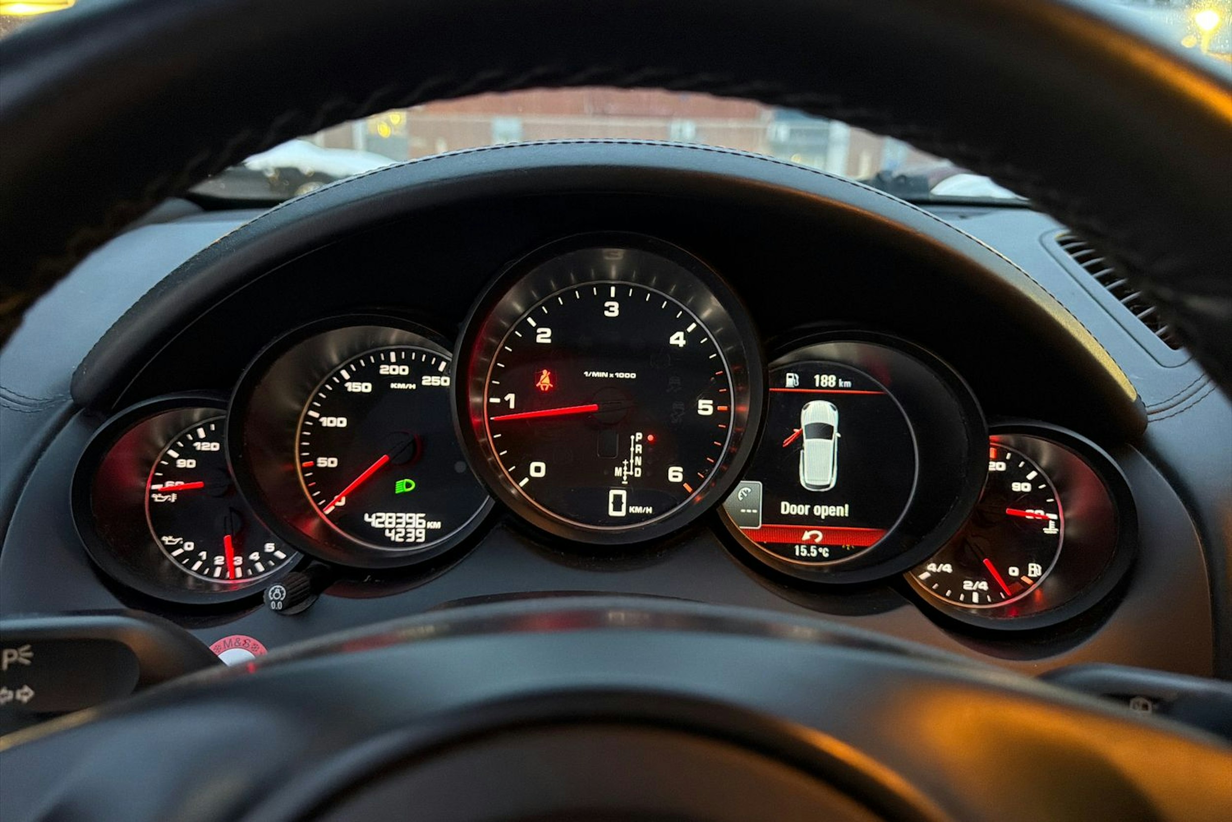 Musta Porsche Cayenne 2011 kuva 14.