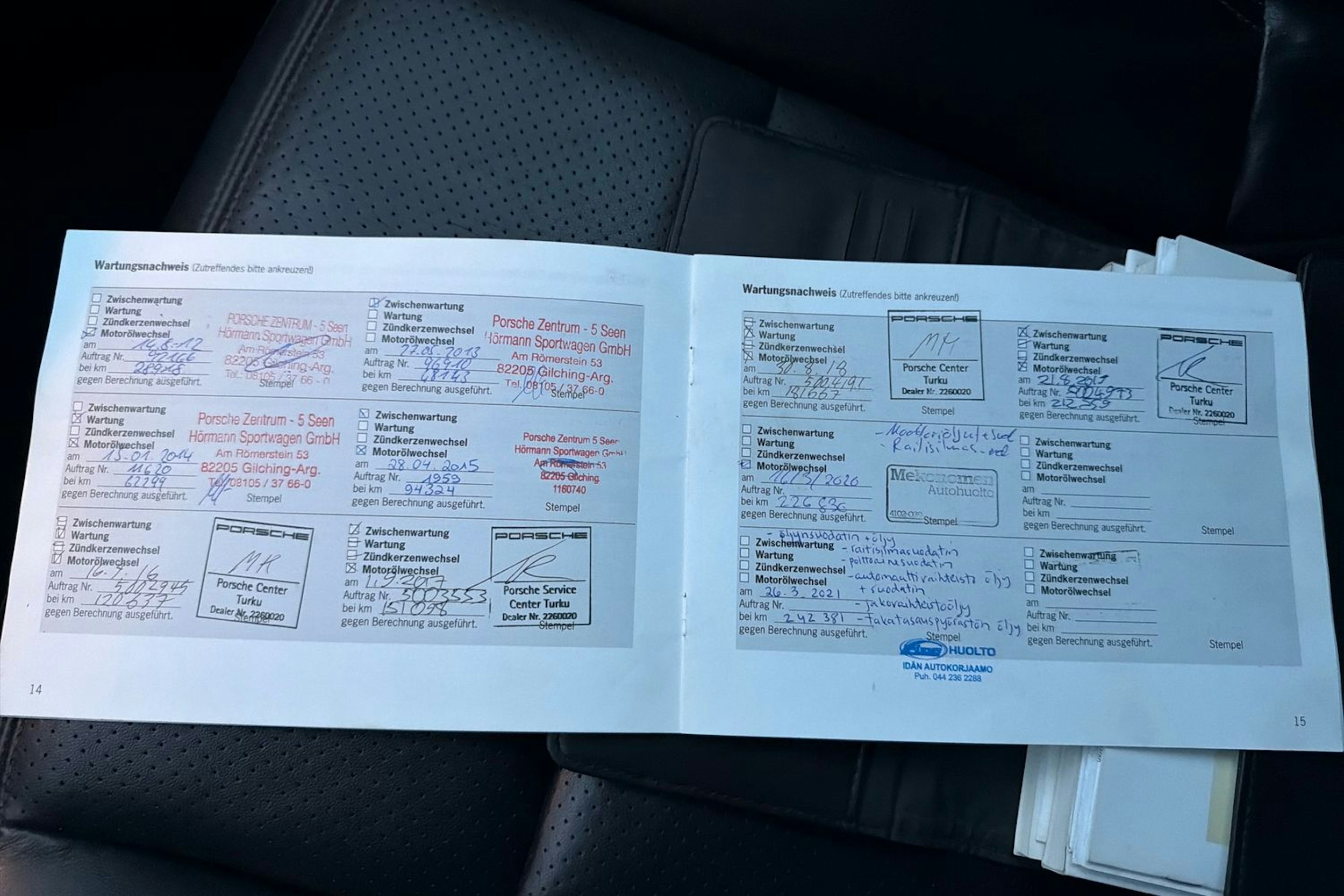 Musta Porsche Cayenne 2011 kuva 19.