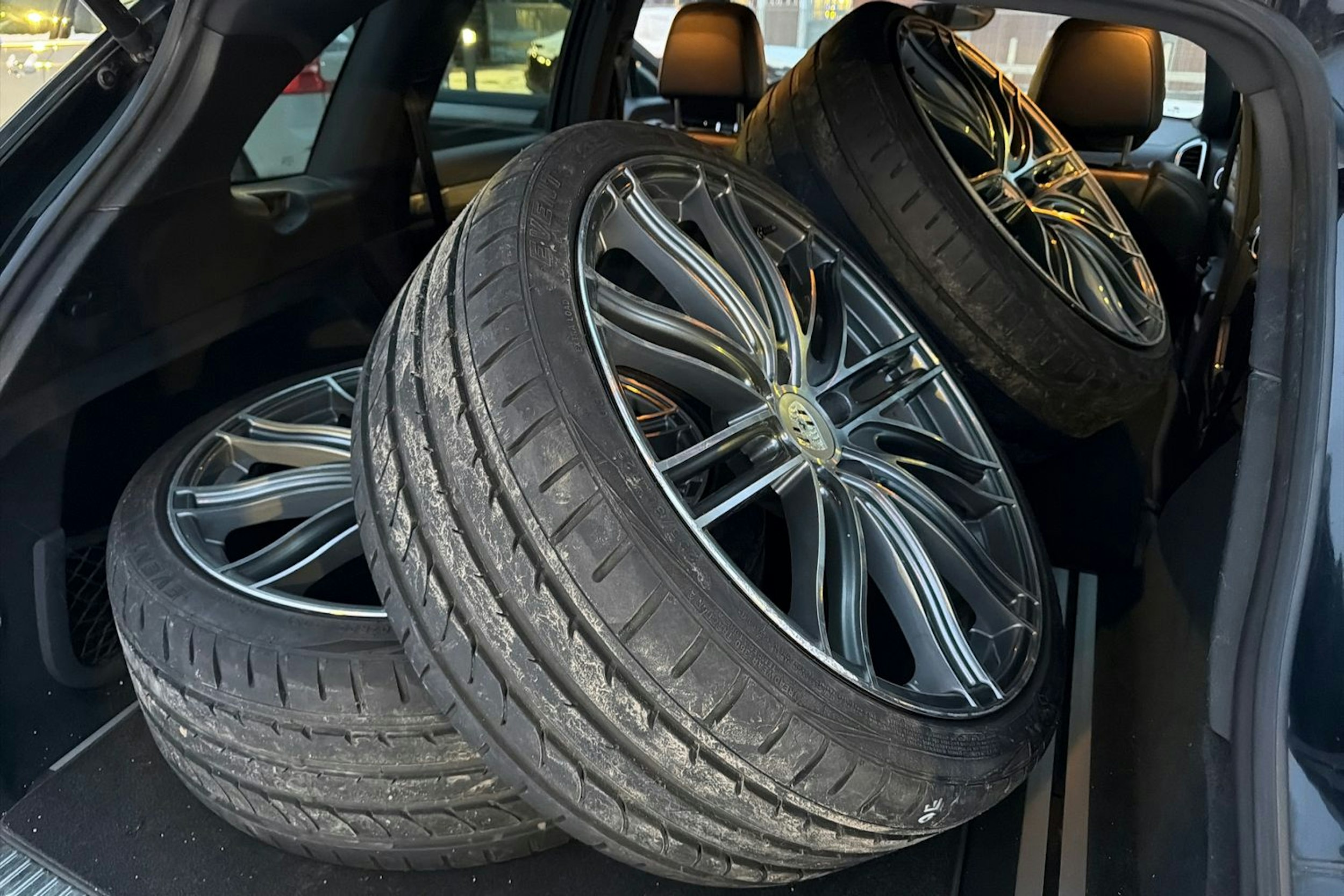 Musta Porsche Cayenne 2011 kuva 20.