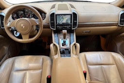 musta Porsche Cayenne 2011 kuva 9.