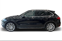 musta Porsche Cayenne 2012 kuva 5.