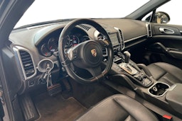 musta Porsche Cayenne 2012 kuva 6.