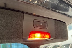 musta Porsche Cayenne 2012 kuva 11.
