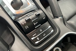 musta Porsche Cayenne 2012 kuva 13.
