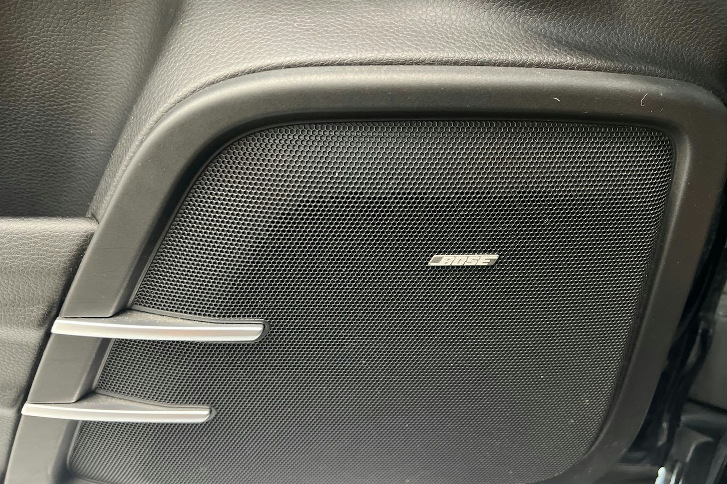 musta Porsche Cayenne 2012 kuva 15.