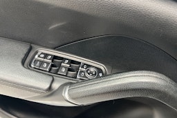 musta Porsche Cayenne 2012 kuva 16.