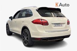 valkoinen Porsche Cayenne 2012 kuva 2.
