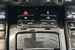 Valkoinen Porsche Cayenne 2011 kuva 26.