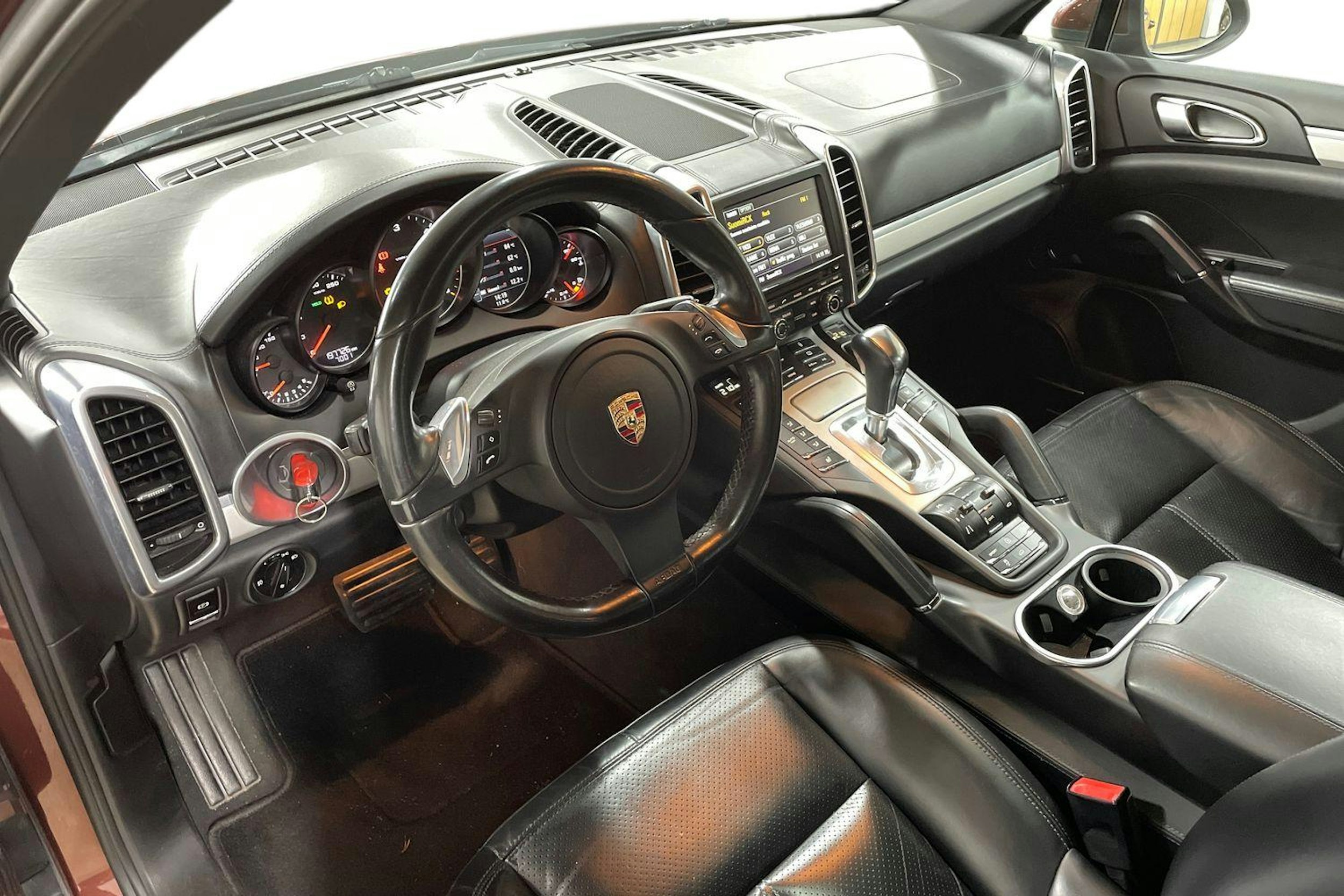 Ruskea (beige) Porsche Cayenne 2012 kuva 7.