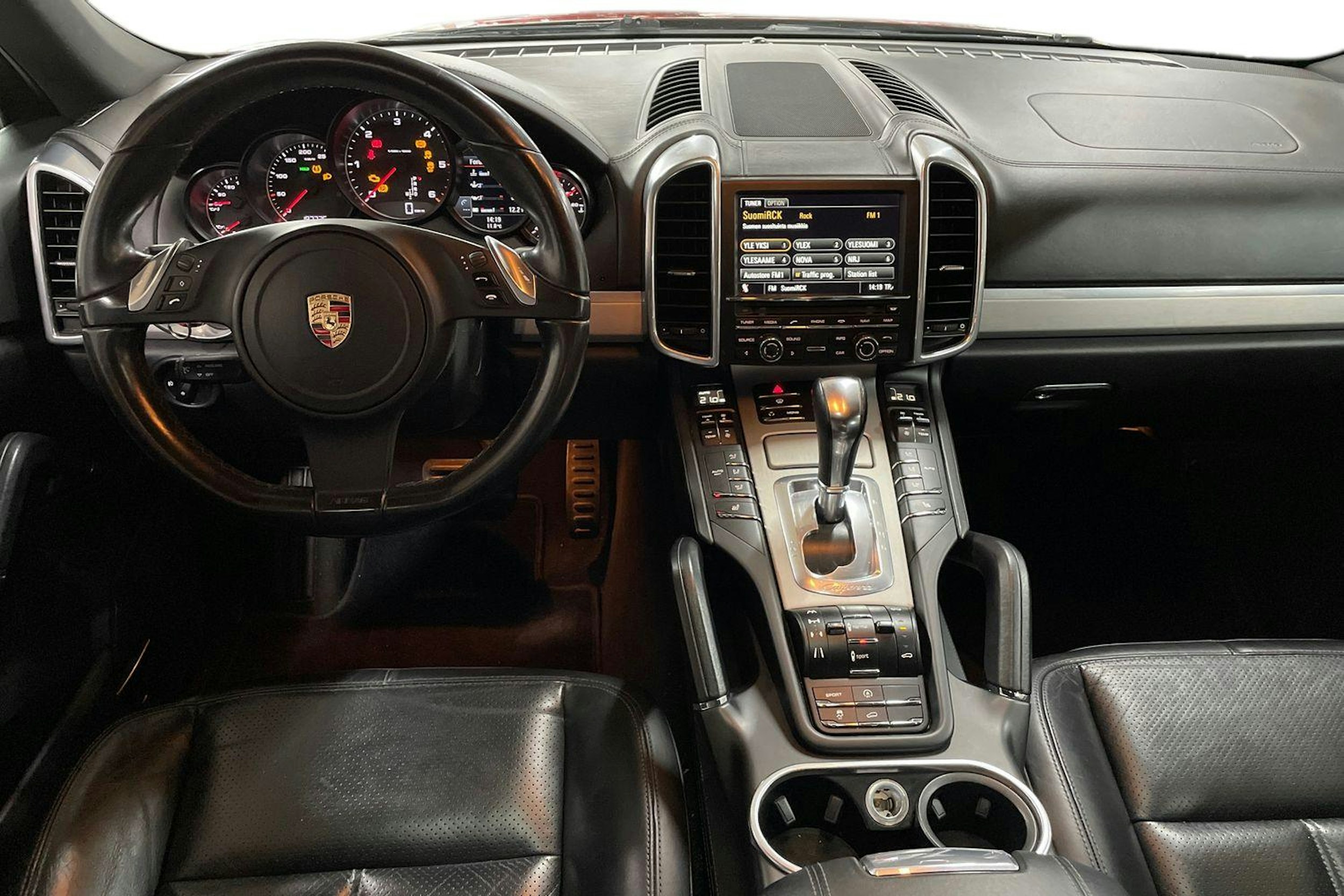 Ruskea (beige) Porsche Cayenne 2012 kuva 9.