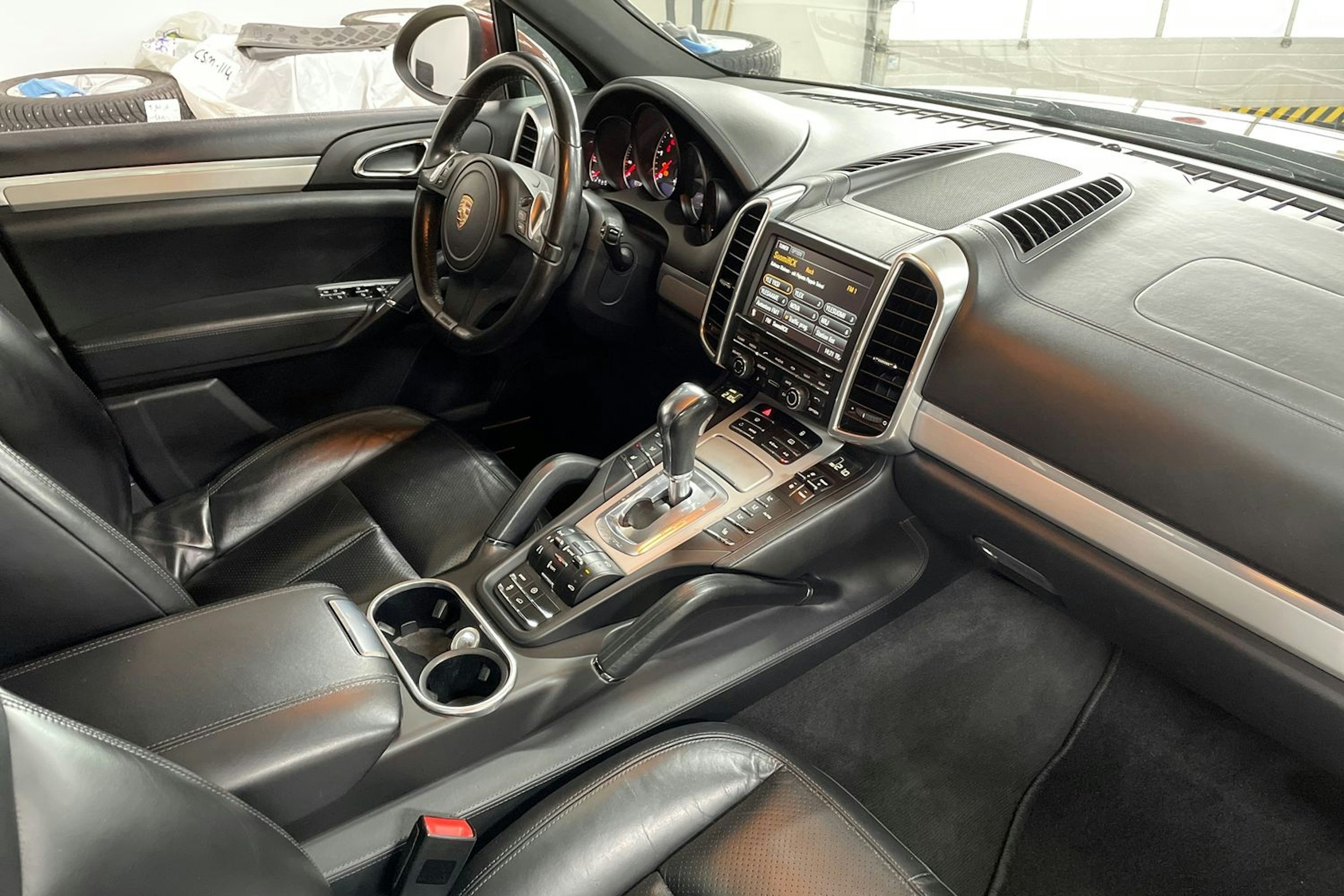 Ruskea (beige) Porsche Cayenne 2012 kuva 15.