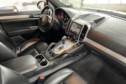 Ruskea (beige) Porsche Cayenne 2012 kuva 15.