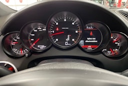 Ruskea (beige) Porsche Cayenne 2012 kuva 18.