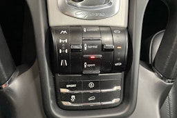 Ruskea (beige) Porsche Cayenne 2012 kuva 22.