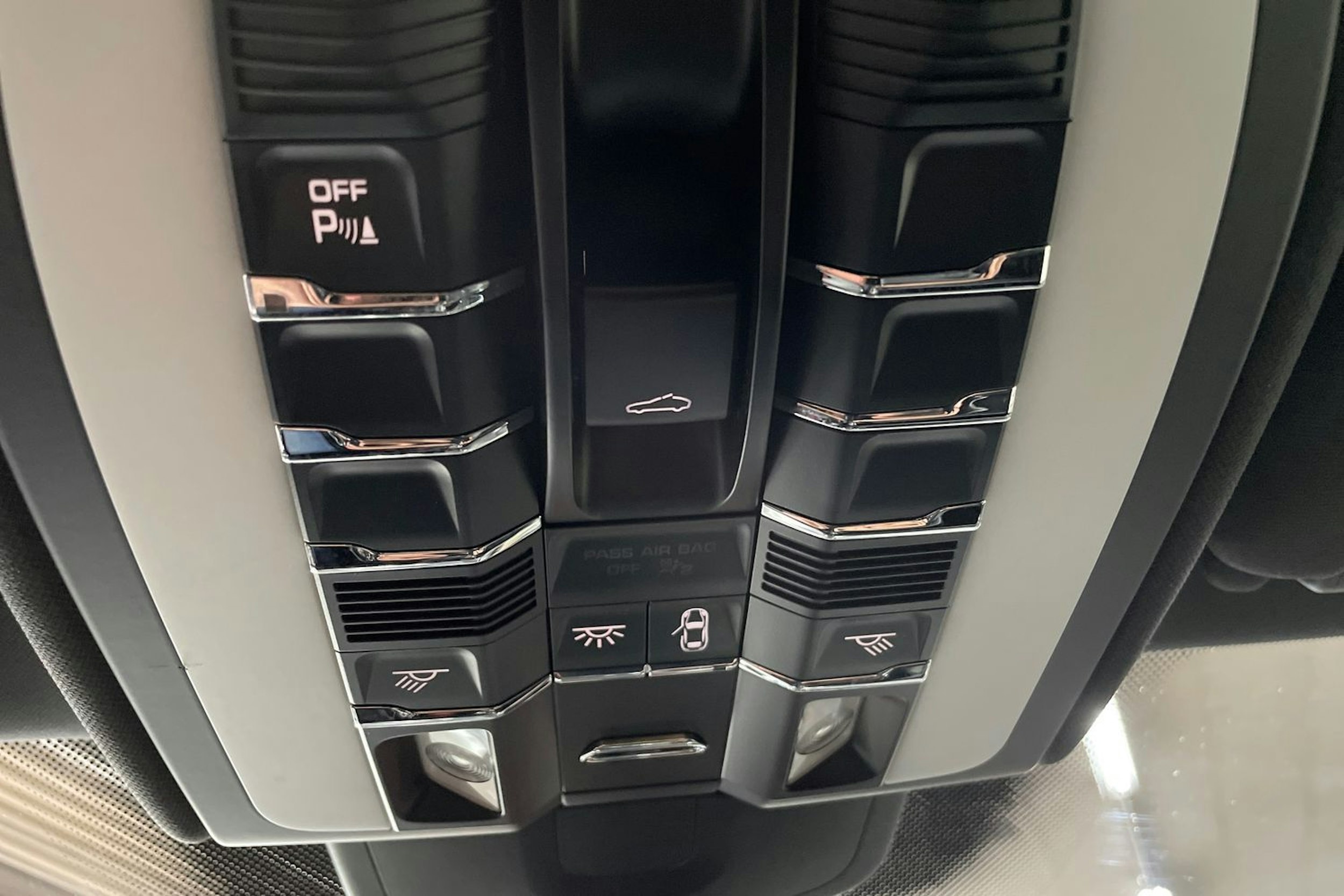 Ruskea (beige) Porsche Cayenne 2012 kuva 23.