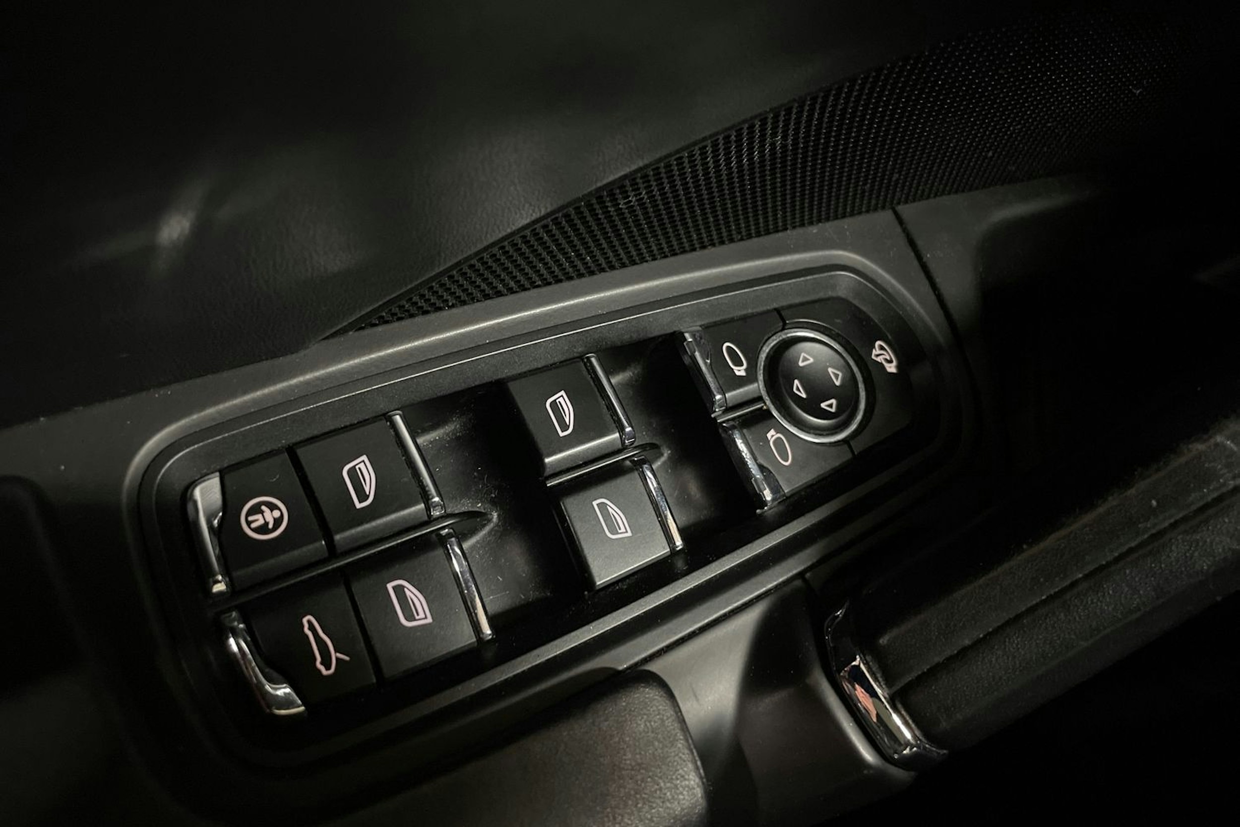Ruskea (beige) Porsche Cayenne 2012 kuva 28.