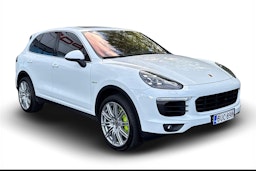Valkoinen Porsche Cayenne 2014 kuva 1.