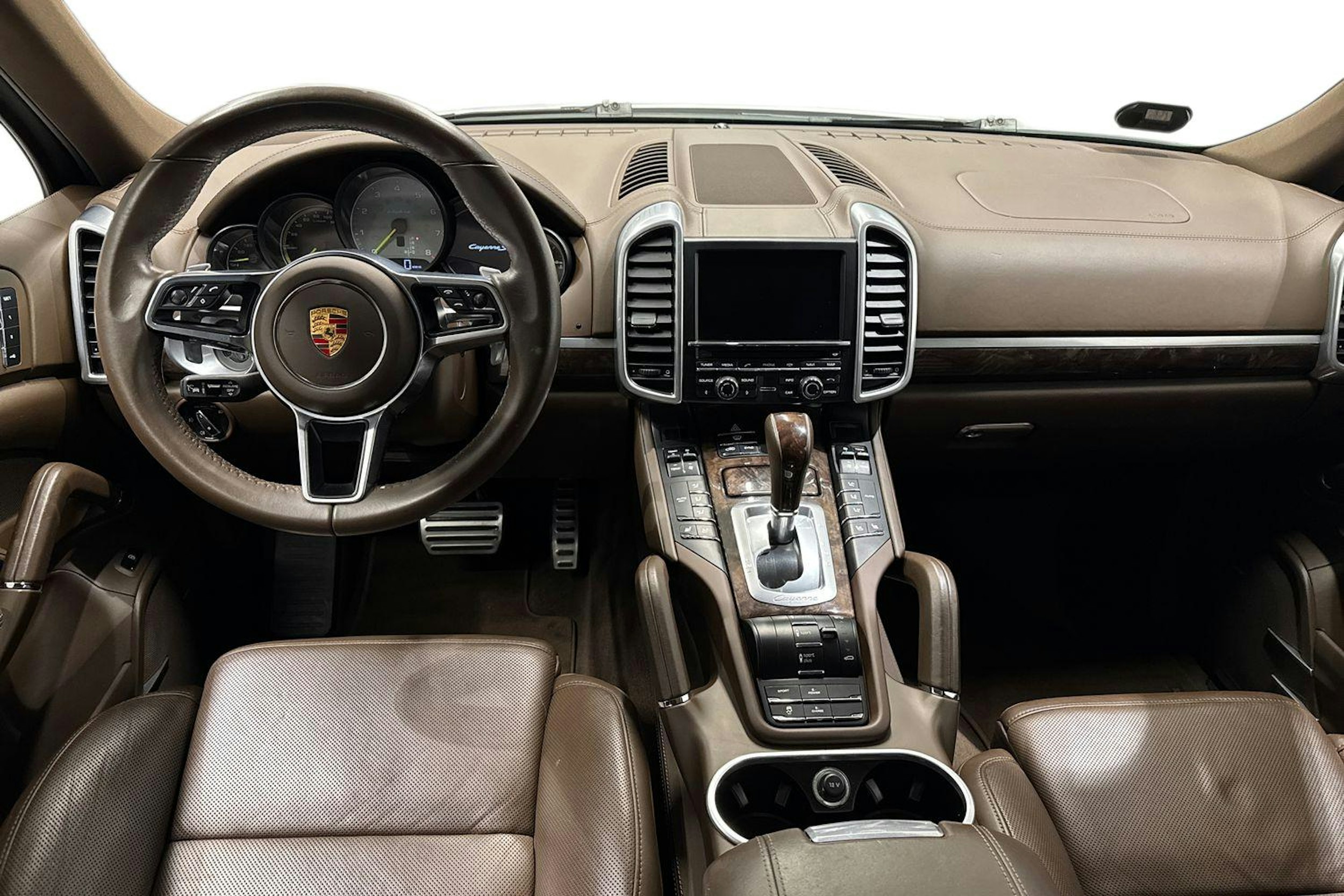 Valkoinen Porsche Cayenne 2014 kuva 7.