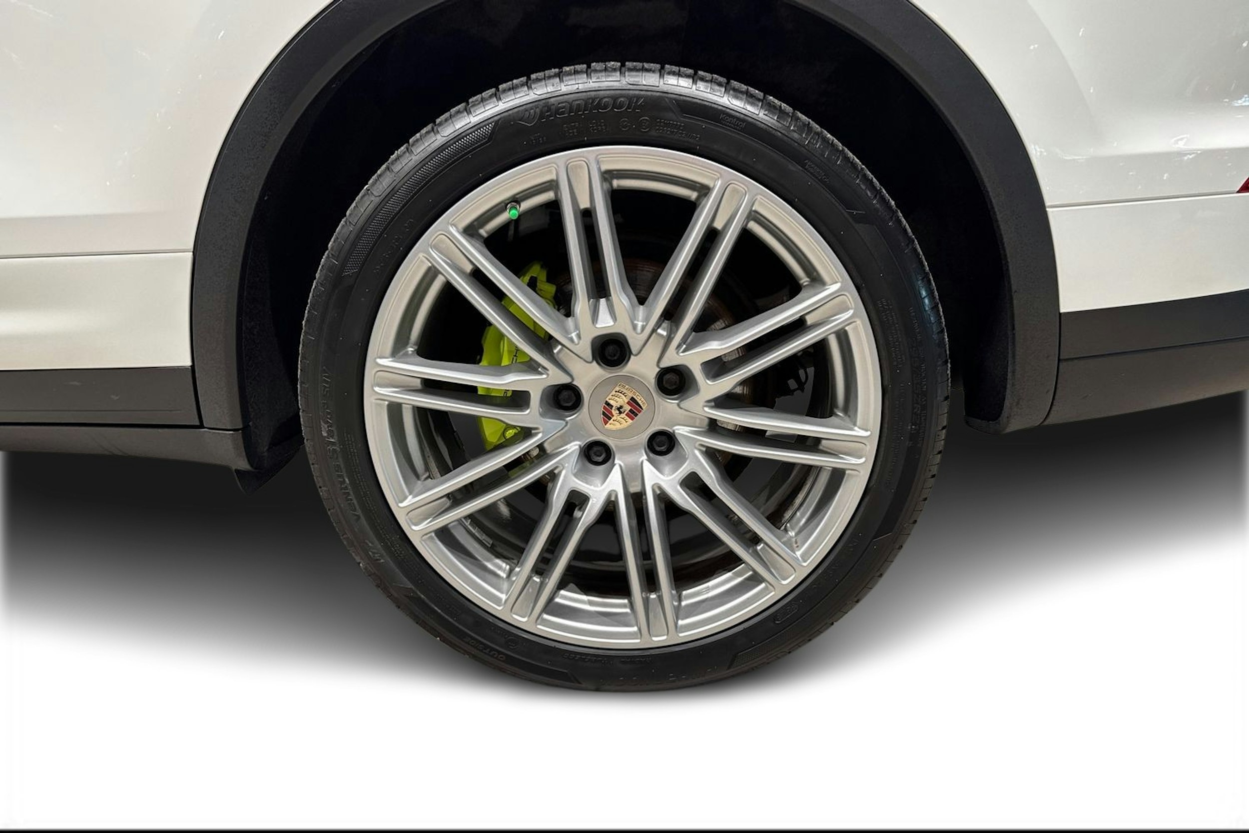 Valkoinen Porsche Cayenne 2014 kuva 9.