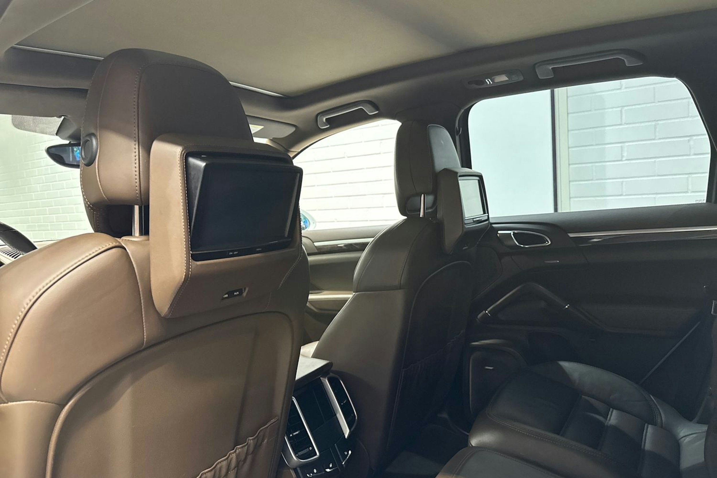 Valkoinen Porsche Cayenne 2014 kuva 11.