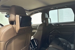 Valkoinen Porsche Cayenne 2014 kuva 11.