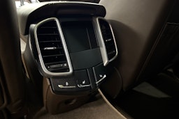 Valkoinen Porsche Cayenne 2014 kuva 12.
