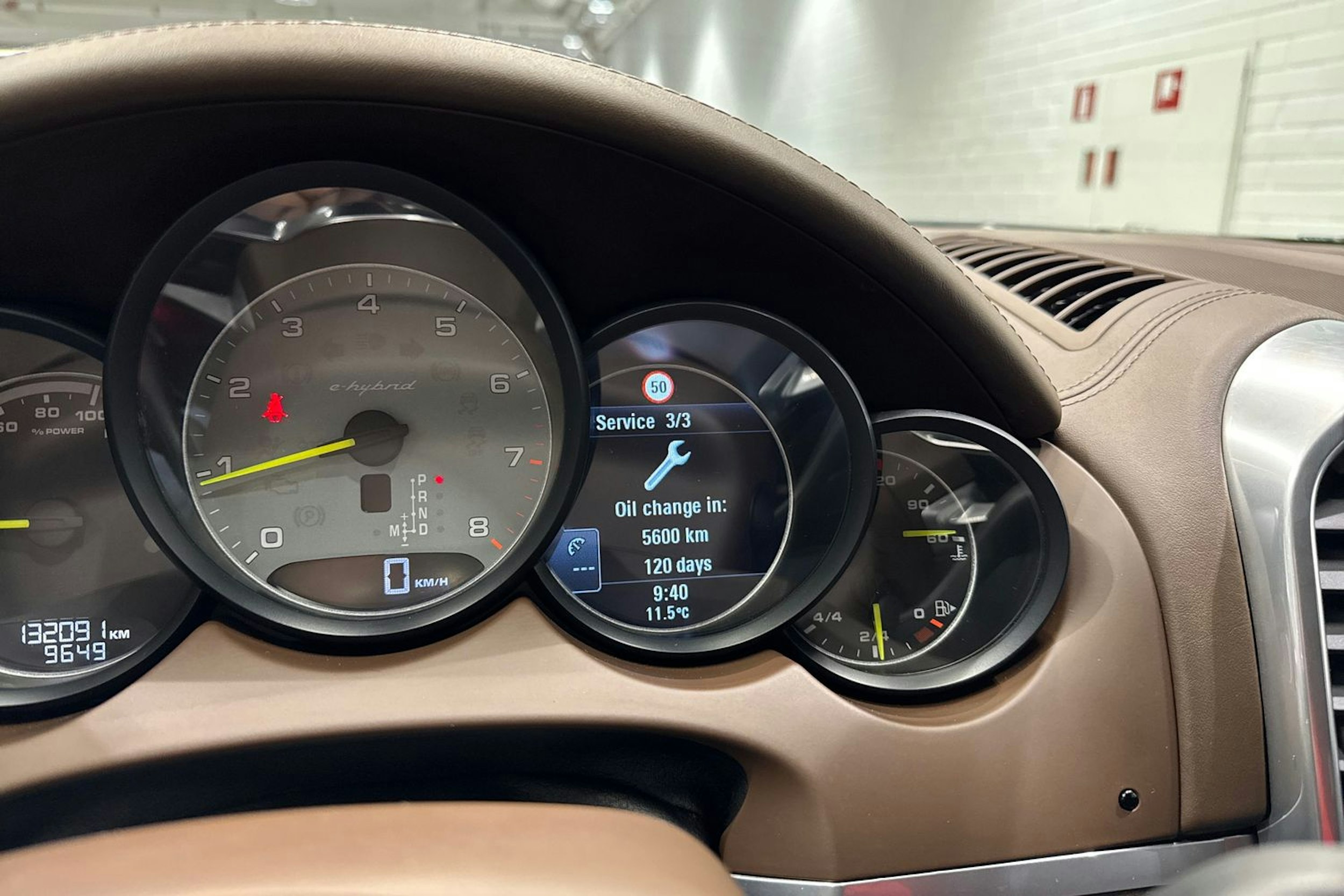 Valkoinen Porsche Cayenne 2014 kuva 21.