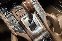 Valkoinen Porsche Cayenne 2014 kuva 24.