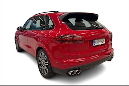 Punainen Porsche Cayenne 2014 kuva 2.