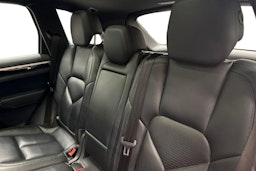 Punainen Porsche Cayenne 2014 kuva 8.