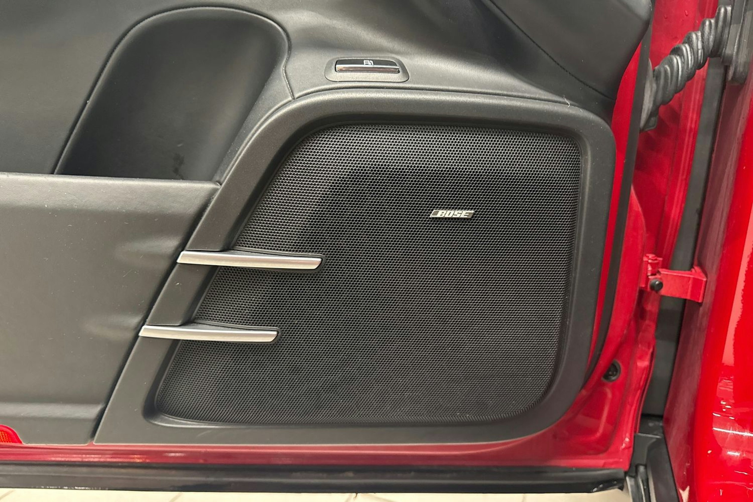 Punainen Porsche Cayenne 2014 kuva 13.