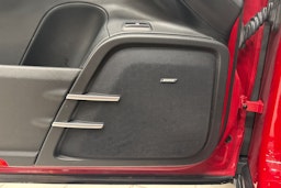 Punainen Porsche Cayenne 2014 kuva 13.