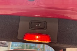 Punainen Porsche Cayenne 2014 kuva 17.