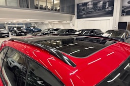 Punainen Porsche Cayenne 2014 kuva 22.