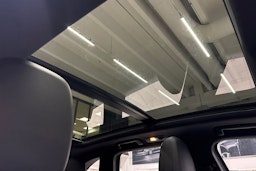 Punainen Porsche Cayenne 2014 kuva 23.